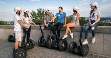 Prohlídka Prahy na Segway s průvodcem – Ekologické dobrodružství s výhledem na pamětihodnosti