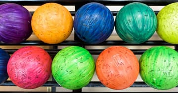 Cadillac Bowling Kolín – Zažijte zábavu na dvou profesionálních drahách