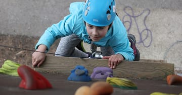 Lezecká stěna Bedřichov – objevte fascinující výzvy a trasy