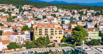 Crikvenická riviéra: hotel u pláže s polopenzí plus