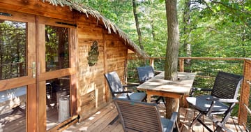 Treehouse na Sázavě: plný minibar i možnost snídaně