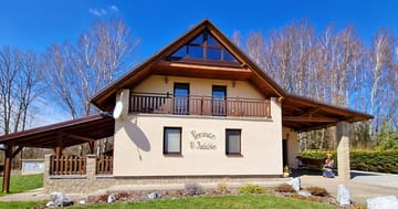 Moderní apartmány u Pekla Čertovina: jídlo, animace i wellness