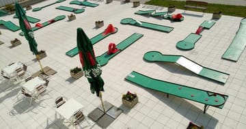 Minigolf ve sportovním areálu Dobřany – Užijte si zábavu na hřišti
