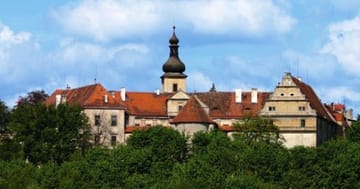 Zámek Bělá pod Bezdězem – prozkoumejte jeho historii a skvosty