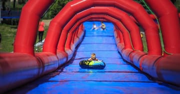 Vodní maxiskluzavka Monínec – Zážitky plné adrenalinu a chladu