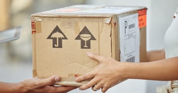 Dárky a zásilkové služby: Porovnali jsme ceny, služby a výdejní boxy