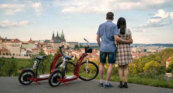 Prohlídky Prahy na elektrických skútrech s průvodcem