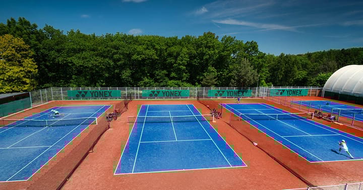 Tenis ve sportovním centru Hector - 4 celoroční kurty