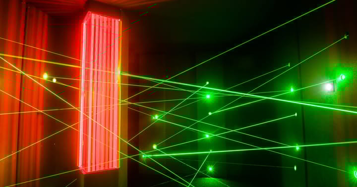 Laserové bludiště Liberec - dostaňte se ven bez doteku laseru