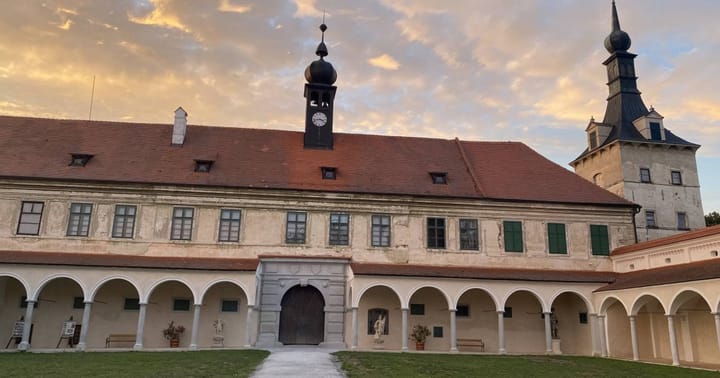 Podvečerní procházka zámkem Uherčice