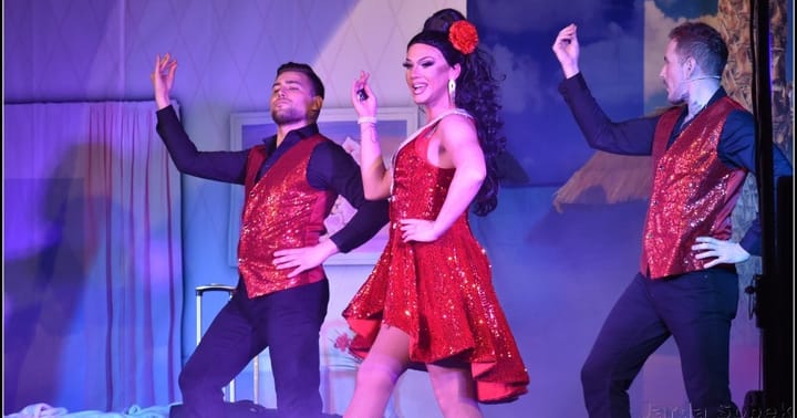 TECHTLE MECHTLE travesti revue