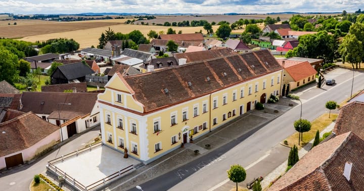 Stavění máje a Čarodějnice ve Vratěníně