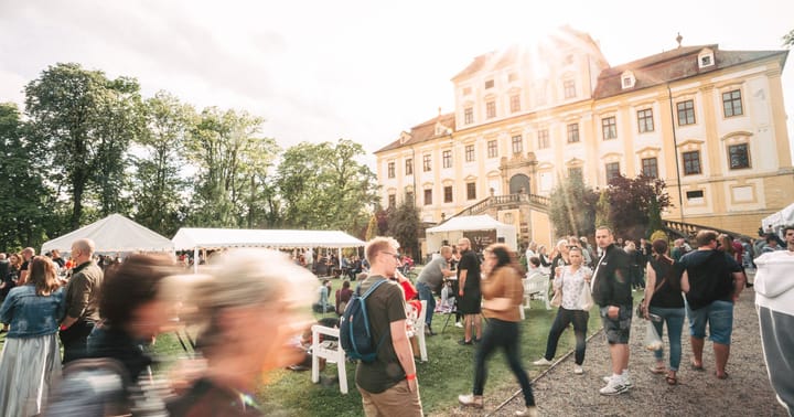 Festival vína na zámku Červený Hrádek