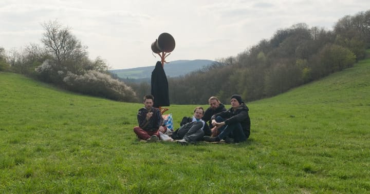Hm... (open air)