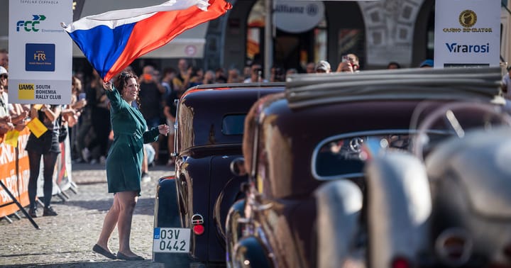 Startovní vlajky se opět ujme českobudějovická primátorka