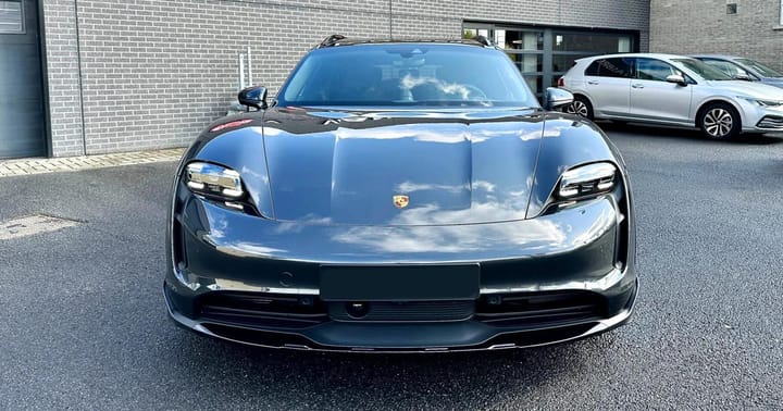 Jízda v Porsche - nevšední adrenalinová jízda