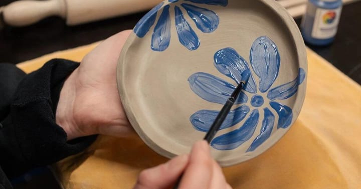 ArtCeramics v Praze (ŠLIKR) - Výroba keramického snídaňového setu