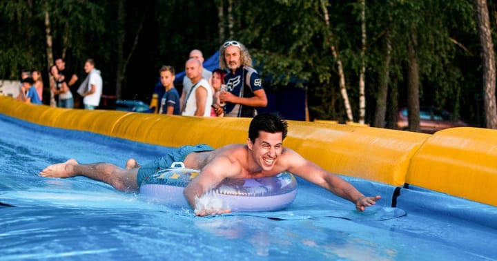 Slide v Junior Campu Nová Živohošť - 60 metrů dlouhá skluzavka