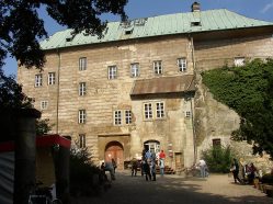 Hrad Houska, hlavní průčelí