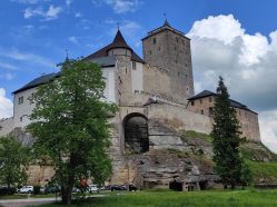 hrad Kost