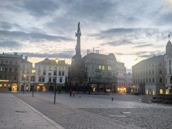 Horní náměstí a morový sloup v Olomouci