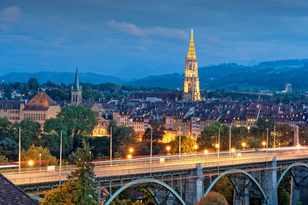 Pohled na osvětlený Bern