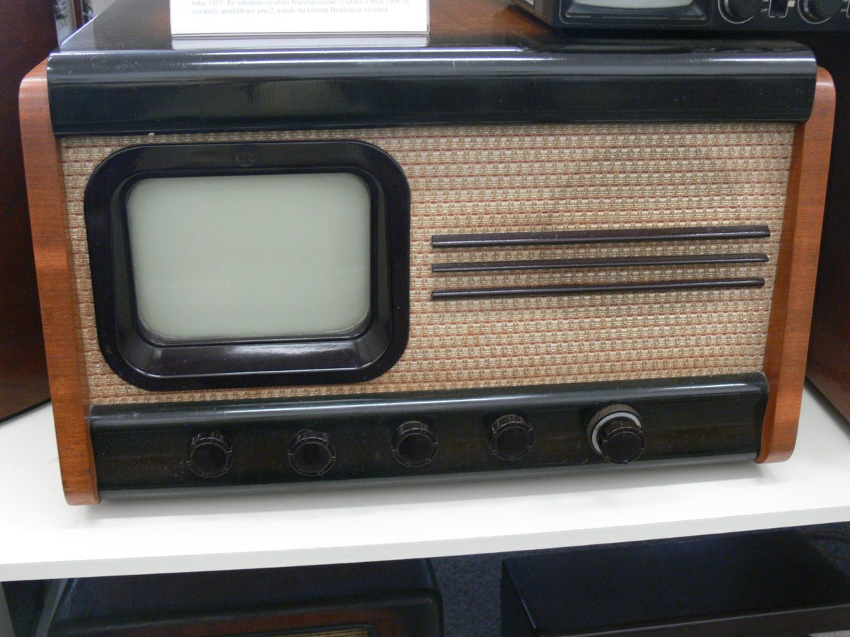 Höritz_Museum_-_Fernseher_Tesla_4001A
