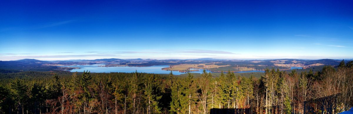 Panorama lipenské krajiny a přírody, pohled od Vítkova kamene, 2007