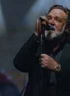 Russell Crowe’s Indoor Garden Party